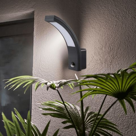 aplica LED cu senzor fatada, aplica exterior cu senzor, aplica led exterior, aplica perete cu senzor, aplici cu senzor, aplice led exterior cu senzor, aplice cu senzor, aplica led fatada cu senzor, aplica led perete exterior, aplica exterior terasa cu senzor, aplica iluminat exterior cu senzor, aplica cu senzor ieftina