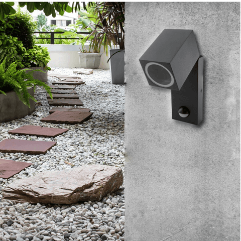 aplica LED cu senzor fatada, aplica exterior cu senzor, aplica led exterior, aplica perete cu senzor, aplici cu senzor, aplice led exterior cu senzor, aplice cu senzor, aplica led fatada cu senzor, aplica led perete exterior, aplica exterior terasa cu senzor, aplica iluminat exterior cu senzor, aplica cu senzor ieftina