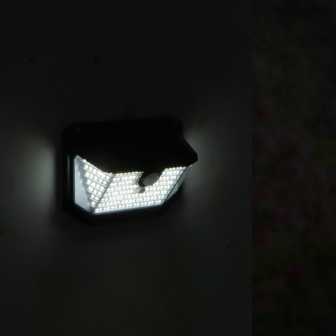Aplica LED cu incarcare solara pentru fatada, lumina rece, senzor de miscare, led-box.ro