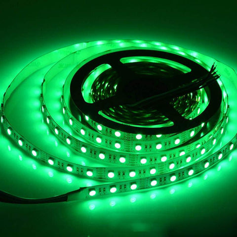 Exemplu de aplicare a benzii LED RGBW 4 în 1, 24V, controlabilă prin sistem smart home pentru efecte luminoase dinamice.