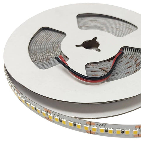 Banda LED SMD2835 24V, 12W/m 120 LED/m 8400lm IP20, 5m - led-box.ro