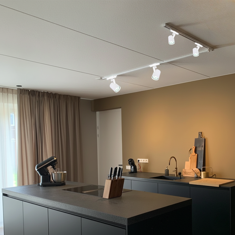 Sistem iluminat accent pentru dining și living