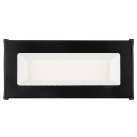 Lumină LED industrială IP65, model suspendat, construcție robustă din aluminiu și sticlă