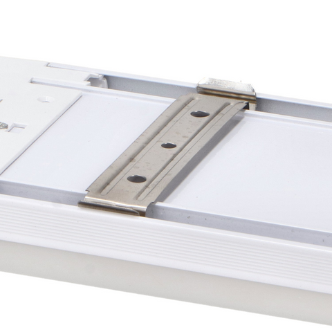 corp led iluminat slim 110w, vedere din spate a clemei de prindere, led-box.ro