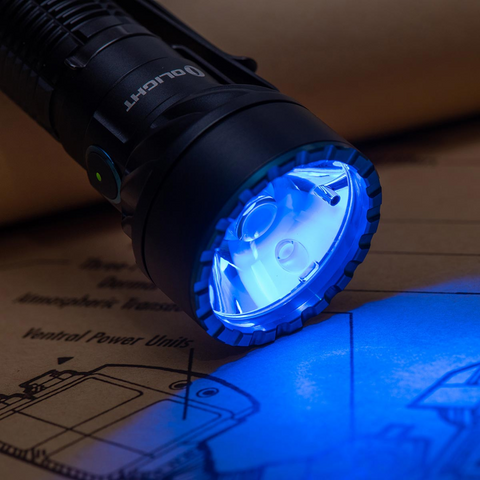 Lanternă cu lumină difuză la 360°, capac montat