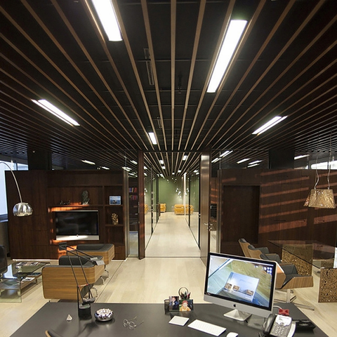 Lampă LED 50W cu difuzor alb mat și carcasă neagră