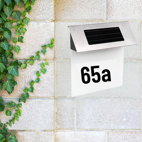 Lampa solara cu numarul casei, montata pe fatada, led-box.ro