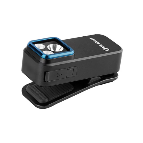 Lanterna Oclip Pro prinsă de rucsac în drumeție
