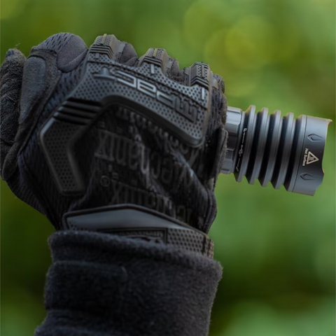 Olight X4 – lanternă tactică cu rază extinsă