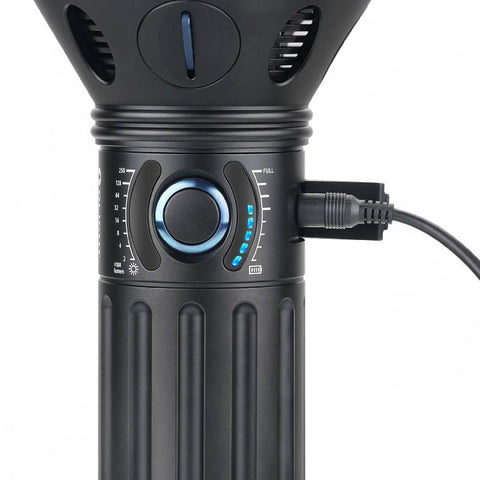 Lanterna Olight X9R cu 6 LED-uri de ultimă generație