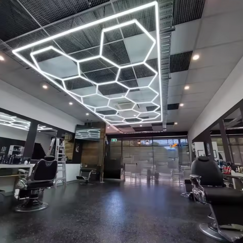 Panou LED interior 600W cu formă hexagonală și flux luminos 72.000 lm