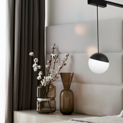 pendul LED magnetic 10w, pendul glob sina magnetica, pendul led pe sina magnetica, iluminat sina magnetica, sina spoturi magnetice, corpuri iluminat sina magnetica, spoturi negre magnetice, sina magnetica led tavan, iluminat pe sina magnetica,led-box.ro