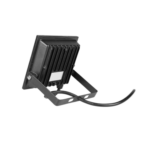 Montaj proiector LED 30W pentru parcare rezidențială