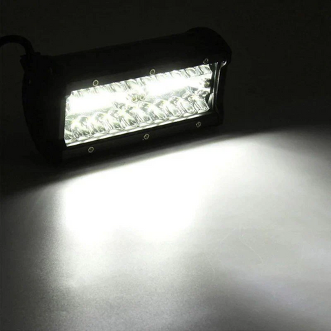 lumini off road, proiectoare auto, led bar auto, bara luminoasa auto, pachet lumini offroad, proiectoare si ledbar auto, ledbar suv, lumini auto jeep, lumini auto offroad-led-box.ro