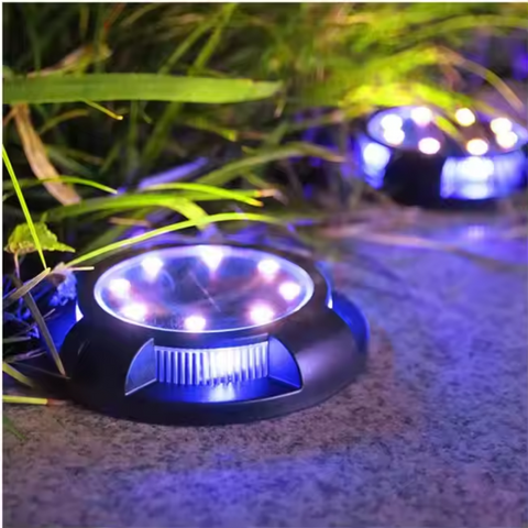 Spot LED iluminând grădina pe timp de noapte, lumina rece, led-box.ro
