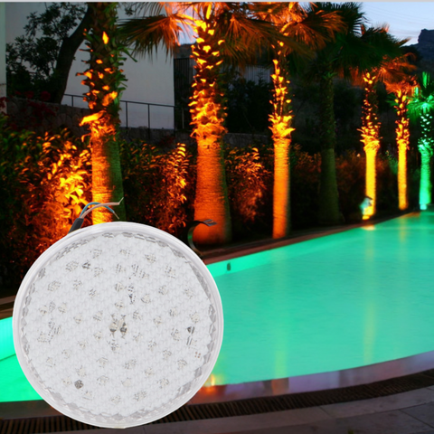 Spot LED RGB submersibil PAR56 25W montat în piscină