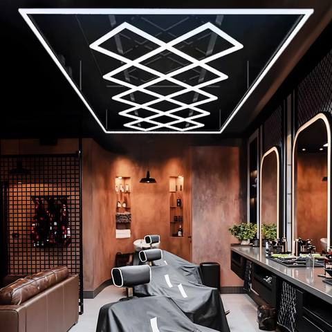 Panou LED HoneyComb 510 W iluminând un salon de coafura