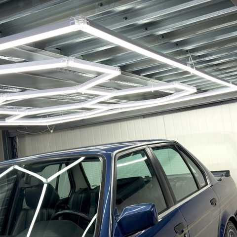 tavan led hexagon 310w, detailing auto, tavan honey comb, tavan cu led hexagon 310w, tavane honeycomb, tavane showroom, tavane hexagonale, led-box.ro