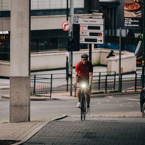 lanterna bicicleta, lanternacu display, lanterne biciclete cu display, lanterna Olight, lanterna trotineta, lanterne puternice biciceta, led-box.ro
