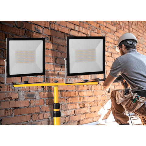 trepied cu 2 proiectoare 100w, trepied dublu reglabil, trepied dublu proiector, proiectoare led cu trepied dublu, proiector cu trepied dublu, proiectoare led trepied dublu, proiector trepied, reflectoare lucru cu trepied dublu, trepied pentru proiectoare, trepied proiectoare dedeman, trepied proiectoare led, trepied reglabil, trepied de lucru cu 2 proiectoare, led-box.ro