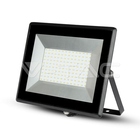 Proiector LED 100W V-TAC negru, vedere din fata cu suport reglabil