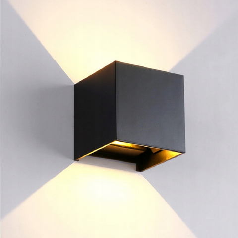 Aplica LED CREE Kira montată pe perete exterior, în lumină de seară, led-box.ro
