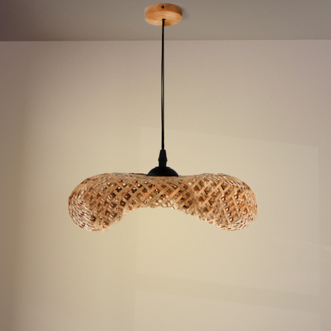 Pendul suspendat cu abajur ratan iluminat