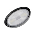 Lampă profesională LED UFO 150W montată într-un spațiu industrial cu tavan înalt led-box.ro