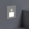 Lampă LED de orientare albă 1.2W montată pe perete, cu senzor de mișcare integrat

