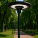 Lampă LED 120w montată pe stâlp într-un parc, pentru alei și grădini, led-box.ro