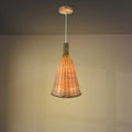 Lampă suspendată Mallorca din ratan natural, design conic