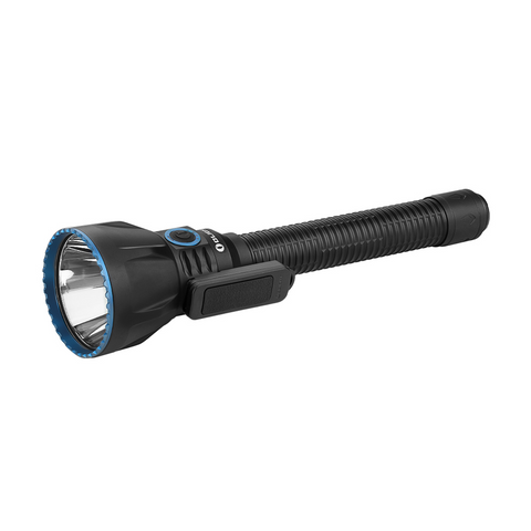 Lanterna Olight Javelot Turbo 2 în varianta neagră, prezentând opțiunile de încărcare USB-C și magnetică.
