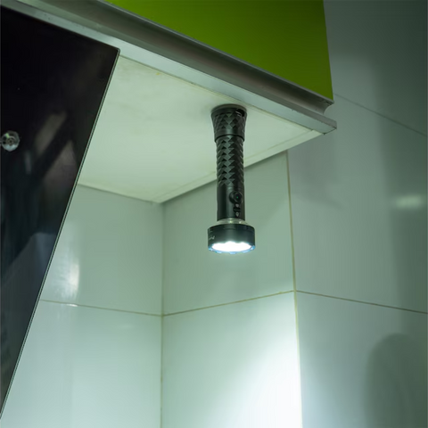 Olight Prowess lanterna ideală pentru drumeții și outdoor

