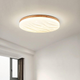 Plafonieră LED 5760 lumeni iluminând un living spațios