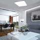 Plafonieră LED pătrată 30W instalată în living modern