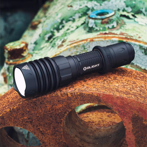 Kit profesional lanternă Olight cu iluminare avansată
