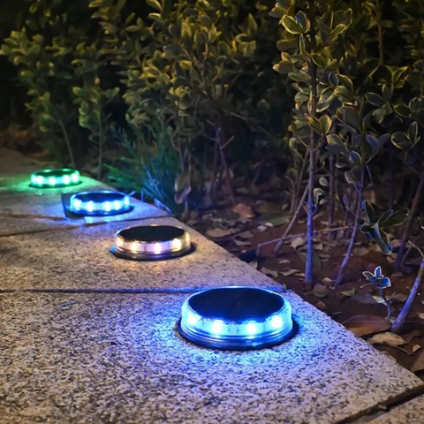 Spoturi LED multicolore pentru iluminat exterior alei, senzor amurg integrat, led-box.ro