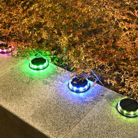 Spoturi solare multicolore pentru iluminat alei, senzor amurg incorporat, led-box.ro